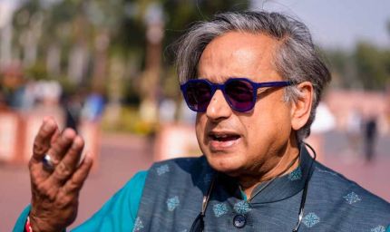 कांग्रेस की अहम बैठक से तीसरी बार अनुपस्थित शशि थरूर, मनीष तिवारी भी रहे गायब