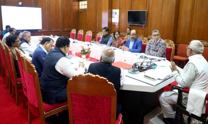 मोबाइल यूनिट रूट चार्ट के अनुसार दवा वितरित करें : राज्यपाल  पटेल