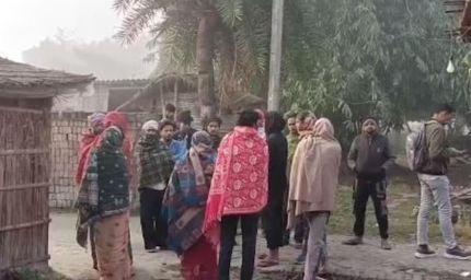 पत्नी की मौत से आहत पिता ने पांच बच्चों के साथ फांसी लगाई, दो बच्चों को भगवान ने बचाया