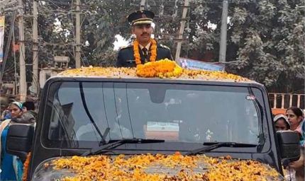 लेफ्टिनेंट बनकर रेवाड़ी पहुंचे बादल यादव का हुआ भव्य स्वागत, मां बोली- मुझे मेरे बेटे पर गर्व