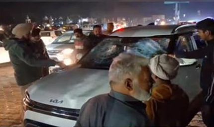 गुरुघर के बाहर निहंग सिंहों में भिड़ंत! अचानक गरमाया माहौल, जानिए क्या हुआ