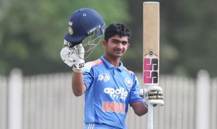 125 गेंदों में 209 रन की आंधी, 26 बाउंड्री से ODI में भारतीय बल्लेबाज़ का दोहरा शतक