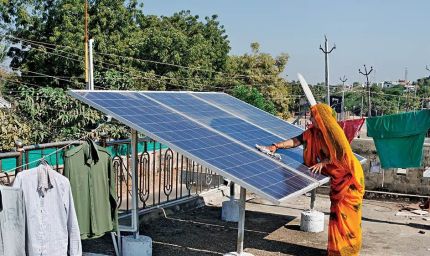 पीएम सूर्यघर योजना में लखनऊ की एक रेजीडेंट वेलफेयर एसोसिएशन में पहली बार सामुदायिक सोलर रूफटॉप संयंत्र की स्थापना
