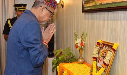 राज्यपाल डेका ने संत बाबा गुरु घासीदास जयंती पर पुष्पांजलि अर्पित की