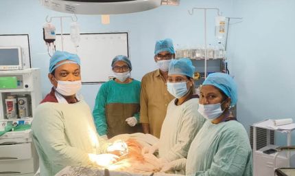 बुरहानपुर में डॉक्टरों का मिरेकल: 57 वर्षीय महिला के पेट से 8 किलो का ट्यूमर निकाला