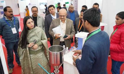 टेक्नोलॉजी और मार्केट की बारीकियां सीखकर बिजनेस वूमन बनेंगी ग्रामीण महिलाएं
