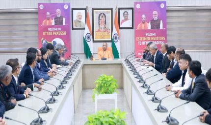 मुख्यमंत्री योगी आदित्यनाथ से 25 कंपनियों के 45 शीर्ष प्रोफेशनल्स की महत्वपूर्ण भेंट