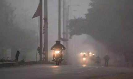 मध्यप्रदेश में बढ़ी ठंड, कई जिलों में घना कोहरा; दिल्ली रूट की ट्रेनें 5 घंटे तक लेट, उड़ानों पर भी असर