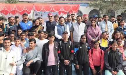 उप मुख्यमंत्री ने सांसद कप खेल प्रतियोगिता का किया शुभारंभ