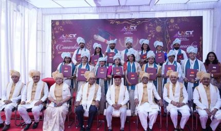 एलएनसीटी यूनिवर्सिटी में हुआ भव्य दीक्षांत समारोह! 5 विभूतियों को मिली मानक उपाधि