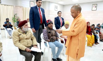 जनता दर्शन : ठंड में आने वाले फरियादियों के लिए रैनबसेरे में रुकने की कराएं व्यवस्था