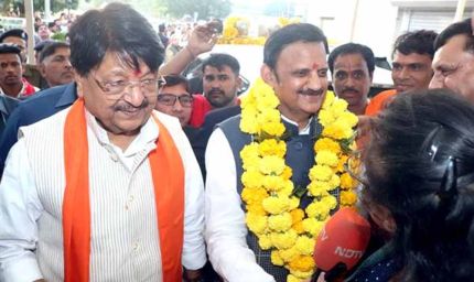रीवा से पहली फ्लाईट देवी अहिल्या एयरपोर्ट आयी, विंध्य क्षेत्र के नागरिको में खुशी की लहर