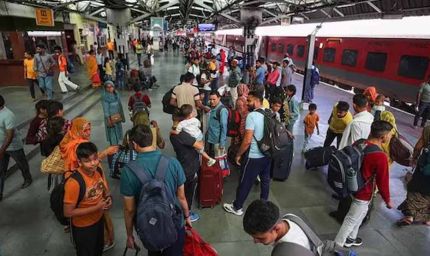 रेल यात्रियों को दोहरा झटका: किराया बढ़ा, तय सीमा से ज्यादा सामान पर भी लगेगा चार्ज