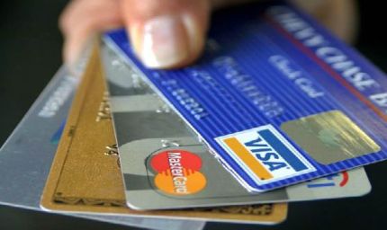 क्रेडिट कार्ड नियम में बड़ा बदलाव: जनवरी 2026 से रिवॉर्ड और चार्ज में होंगे नए बदलाव