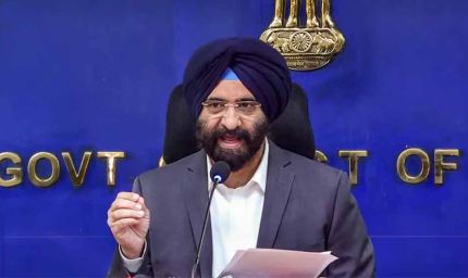 प्रदूषण पर दिल्ली सरकार का बड़ा वार: 800 फैक्ट्रियां सील, बिना PUCC पेट्रोल पर रोक