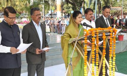 मंत्रालय में सुशासन दिवस मनाया गया, राज्य मंत्री स्वतंत्र प्रभार श्रीमती गौर ने दिलायी शपथ