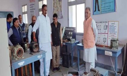 शिक्षा और स्वास्थ्य संस्थानों की हकीकत परखी: मंत्री परमार ने सिवनी में आयुष कार्यालय व कॉलेजों का किया औचक निरीक्षण