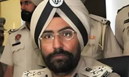 व्हाट्सएप निवेश ठगी में फंसे पूर्व IG, तबीयत बिगड़ी; वेंटिलेटर पर हालत स्थिर