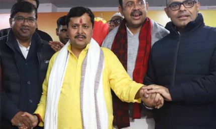 RLM में सियासी हलचल! पार्टी के 3 विधायक नितिन नवीन से मिले, उपेंद्र कुशवाहा की ‘लिट्टी पार्टी’ से बनाई दूरी