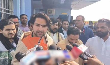 पं. धीरेंद्र कृष्ण शास्त्री ने रायपुर में की धर्मांतरण पर चिंता व्यक्त, कहा- भारत में कैंसर से भी ज्यादा खतरनाक