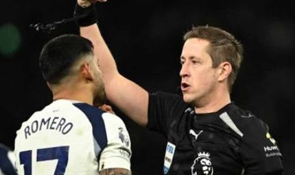 लिवरपूल के खिलाफ रेड कार्ड बना भारी, टॉटेनहम हॉटस्पर के कप्तान क्रिस्टियन रोमेरो पर लटक रहा है लंबा बैन