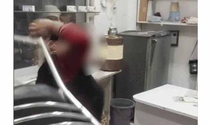 फतेहाबाद में सरेआम हंगामा: बेटी से बदसलूकी के आरोप में महिला ने मेडिकल स्टोर संचालक को पीटा