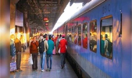 आज से रेल यात्रियों को झटका, 215 किमी से ज्यादा दूरी पर किराया बढ़ा