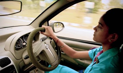 कैब बुकिंग में महिलाओं को बड़ी राहत, Ola-Uber-Rapido पर मिलेगा महिला ड्राइवर चुनने का विकल्प