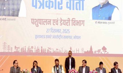 दुग्ध संकलन के साथ किसानों की आय बढ़ाने हो रहे हैं समन्वित प्रयास : पशुपालन एवं डेयरी राज्यमंत्री पटेल