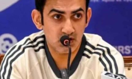 टेस्ट क्रिकेट में खराब फॉर्म पर घिरे गंभीर, BCCI ने दिग्गज खिलाड़ी से की अनौपचारिक चर्चा