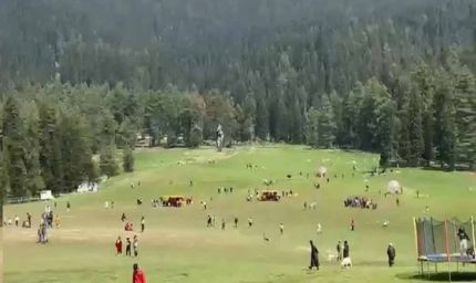 पहलगाम हमले के बाद कश्मीर में फिर चहलकदमी, नए साल से पहले पर्यटकों की आमद में उछाल