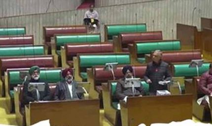 सुखविंदर सुखी के भाषण पर बवाल, बाजवा का तीखा तंज—‘पहले बताओ किस पार्टी से हो’