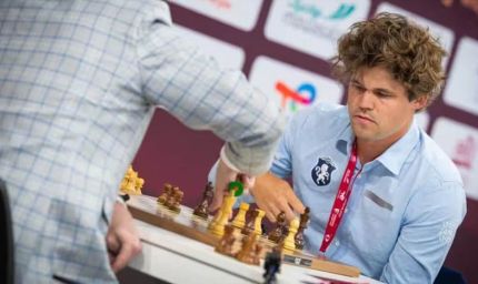 ब्लिट्ज शतरंज के बादशाह: कार्लसन ने 9वीं बार इतिहास रचा, एरिगैसी ने जीता कांस्य