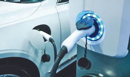 VinFast की V-Green ने HPCL के साथ की साझेदारी, फ्यूल स्टेशन पर लगेंगे EV चार्जिंग स्टेशन