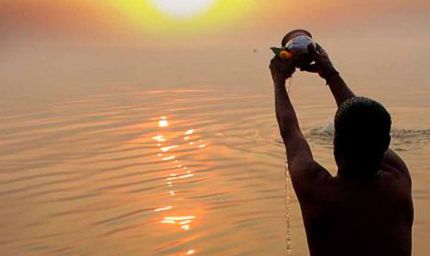 सूर्य दोष और पितृ दोष से मिलेगी राहत! मकर संक्रांति पर जरूर करें ये खास उपाय