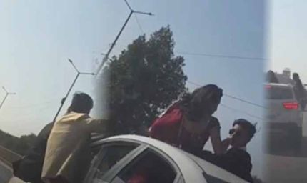 Reel बनाने का जुनून पड़ा भारी: चलती कार में स्टंट, पुलिस ने चालकों को किया गिरफ्तार, 5 गाड़ियां जब्त