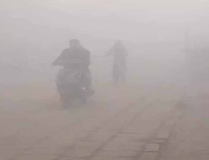 दित्वाह चक्रवात का असर: बिहार में बढ़ी ठंड, घना कोहरा बना मुसीबत