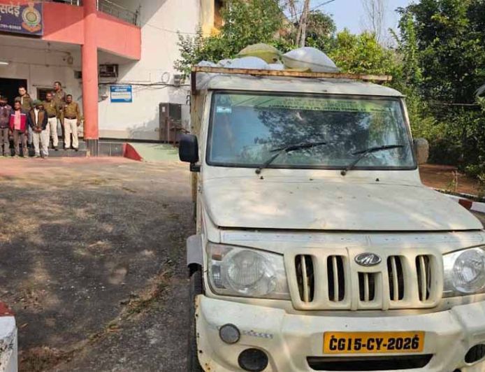 चेकिंग में बड़ा खुलासा: दो पिकअप से मिला बिना टोकन का धान, अवैध खपाने का खेल जारी