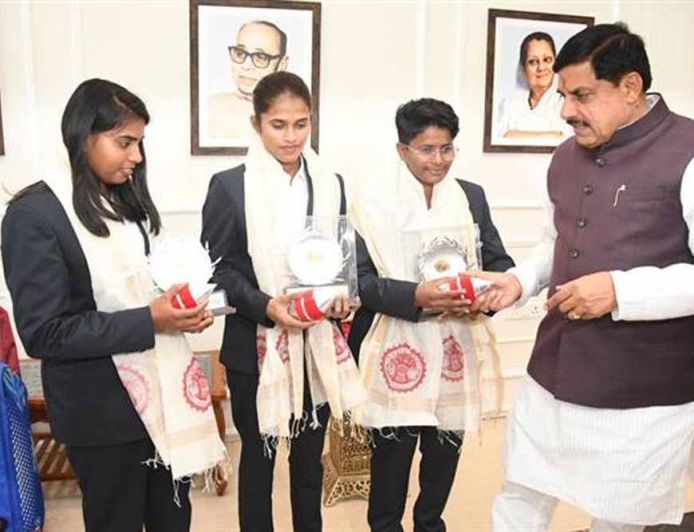 प्रदेश की तीन महिला क्रिकेट खिलाड़ियों को दी जाएगी 25-25 लाख रूपए की प्रोत्साहन राशि : मुख्यमंत्री डॉ. यादव