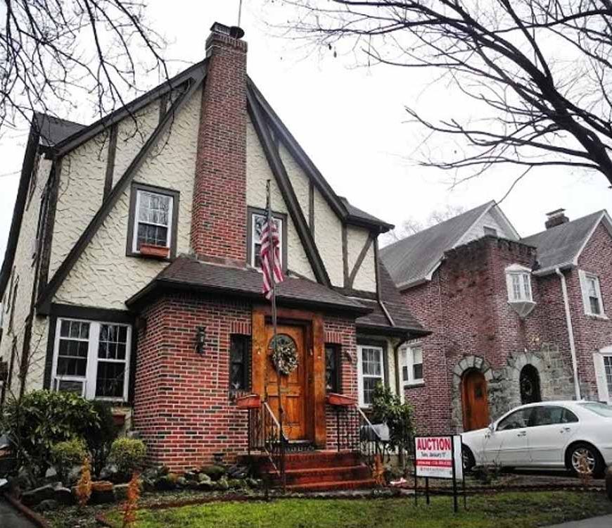 ट्रंप का बचपन वाला घर बिक्री पर—कीमत सुनकर दंग रह जाएंगे!