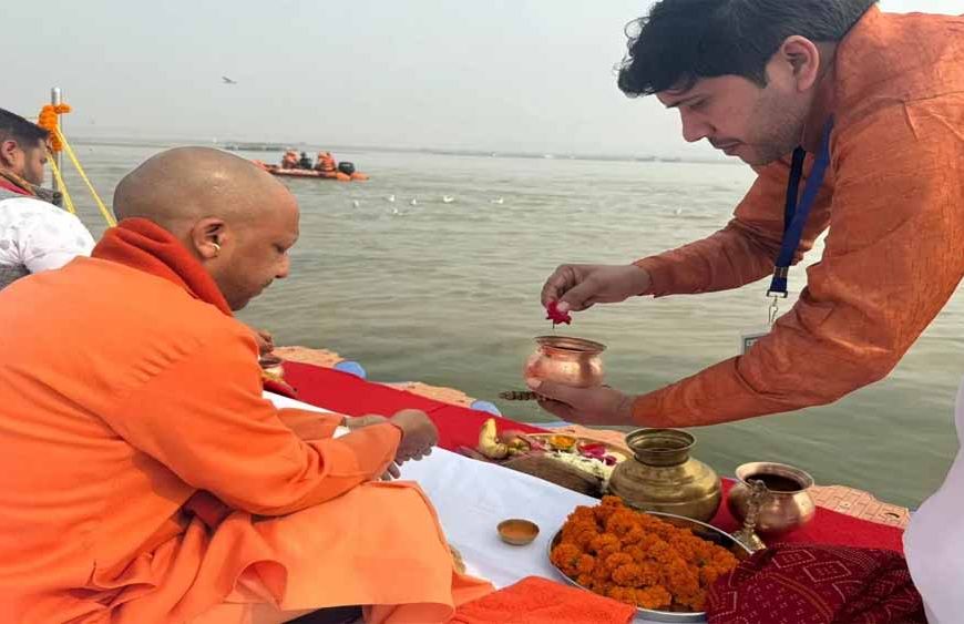 देश के सबसे बड़े वार्षिक धार्मिक मेले का काउंट डाउन शुरू,त्रिवेणी की पवित्र धारा में सम्पन्न हुआ गंगा पूजन