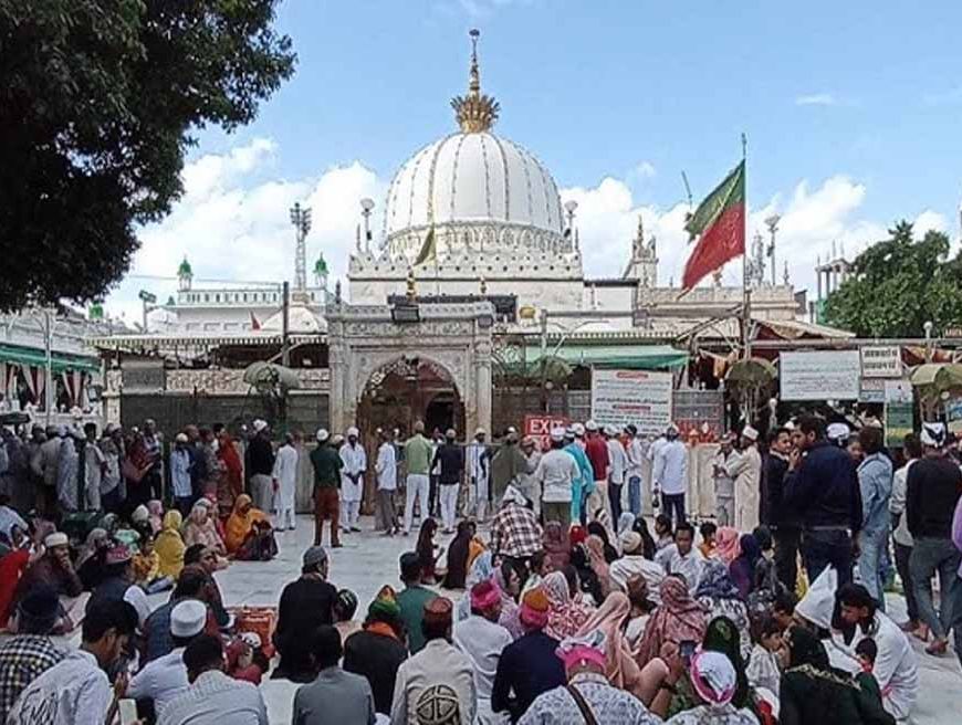 दरगाह में 75 साल बाद बड़ा बदलाव: पहली बार खादिमों को मिलेगा लाइसेंस