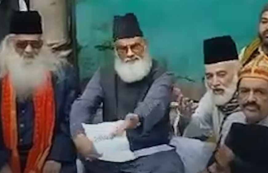 दरगाह में लाइसेंस नियम पर विवाद, सरवर चिश्ती ने कहा- ‘तुगलकी फरमान, नहीं मानेंगे’