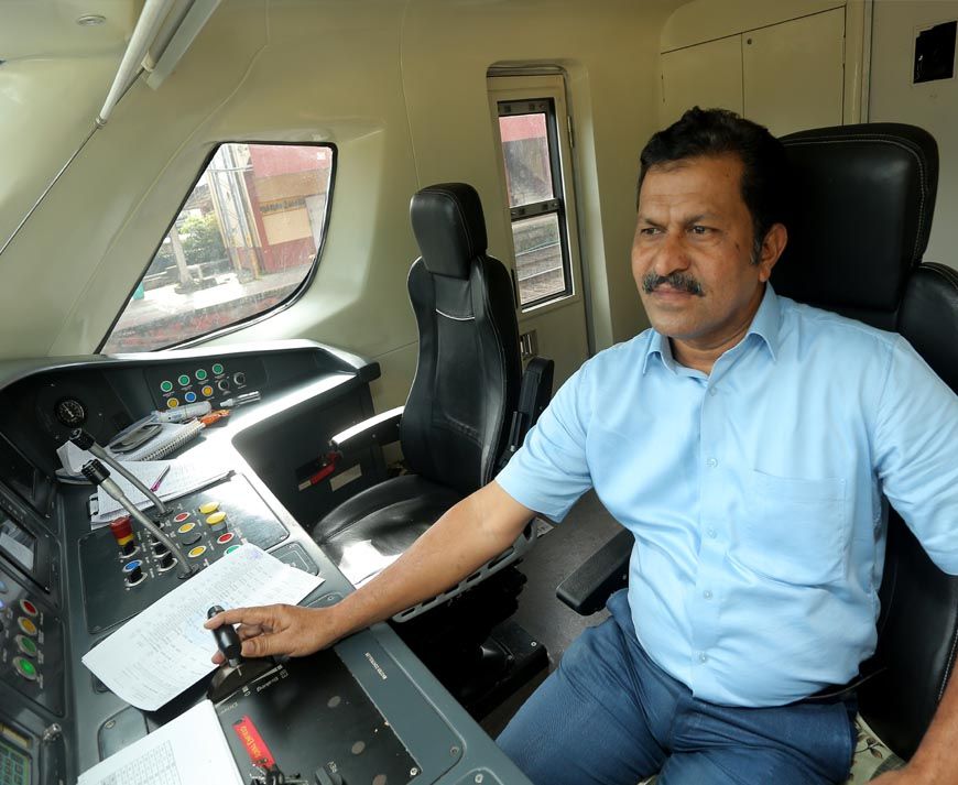 रेलवे के लोको पायलट खाली पेट ट्रेन चला रहे, 10 मांगों को लेकर जारी आंदोलन