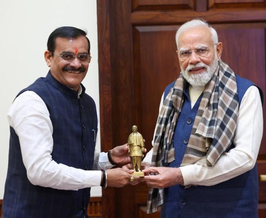प्रधानमंत्री नरेंद्र मोदी से मिले खजुराहो सांसद वीडी शर्मा