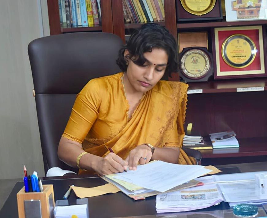 भोपाल निगम की कमिश्नर संस्कृति जैन ने लापरवाह इंजीनियर्स को विशेष सजा दी, BL0 के सहायक बनाया