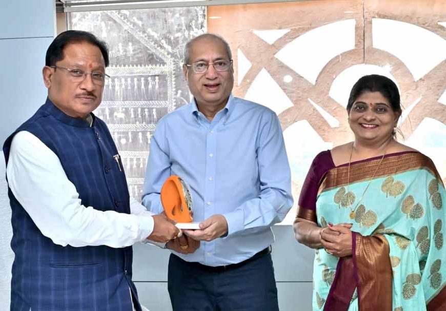 मुख्यमंत्री साय से एनएमआईएमएस के प्रतिनिधियों ने की सौजन्य मुलाकात