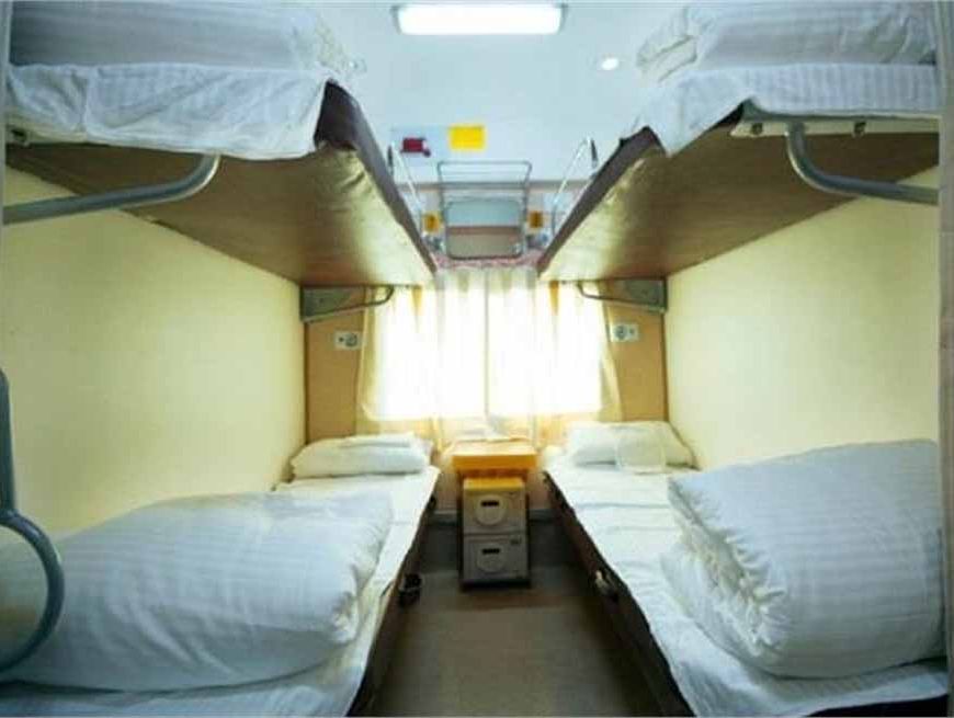 अब AC कोच में 20 रुपये में मिलेगा पूरा बेडरोल! जानिए रेलवे की नई सर्विस के नियम