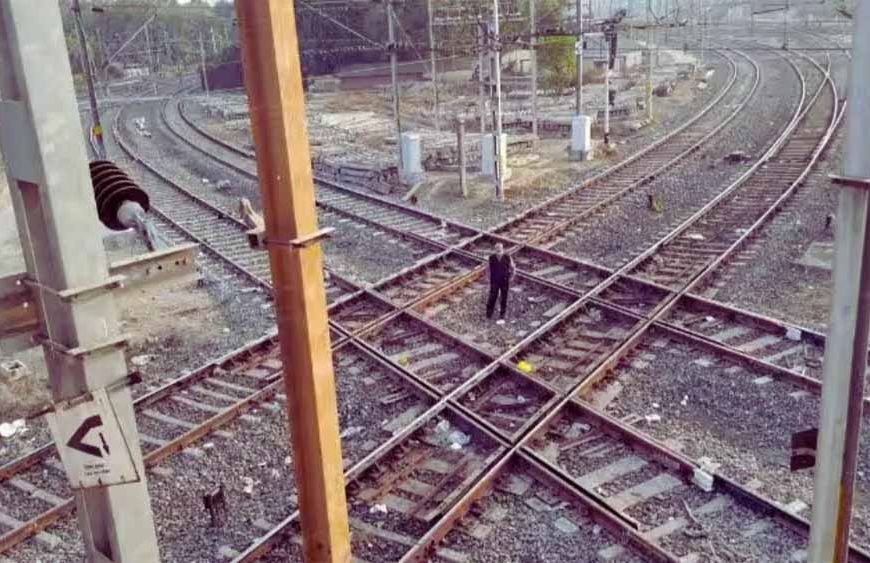 देश की अनोखी डायमंड क्रॉसिंग: जहाँ चार दिशाओं से दौड़ती ट्रेनें भी नहीं करती टक्कर
