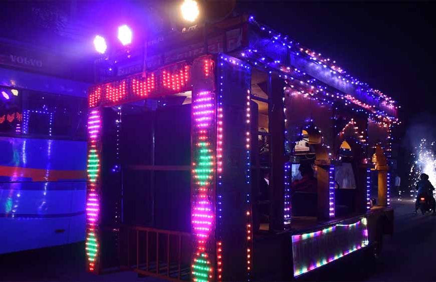 शादी की खुशियों पर लगा ग्रहण: DJ में लगी भीषण आग, गाड़ी से लेकर लैपटॉप-जनरेटर तक सब कुछ जलकर खाक